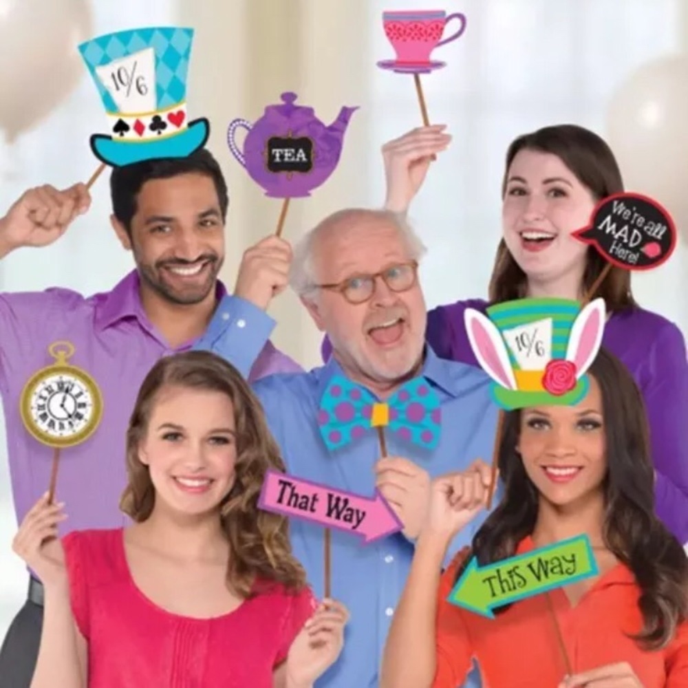 Alice in wonderland props